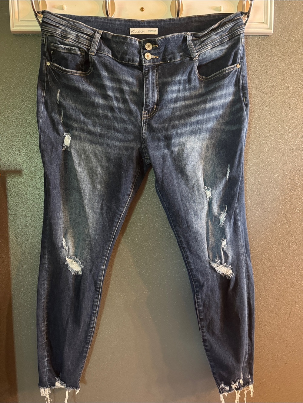 KanCan Women’s Ripped Skinny Jeans